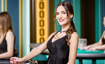 Hình ảnh đội ngũ nhân viên đa quốc gia của 88clb